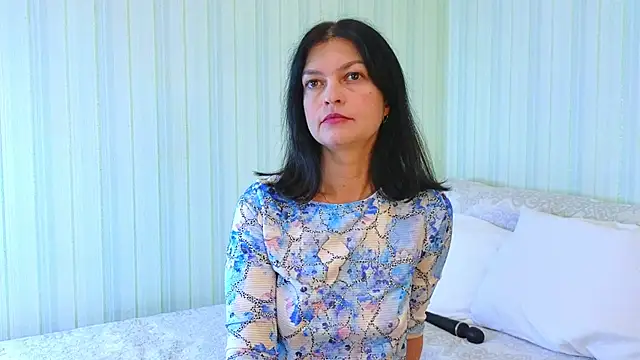 Snapshot of _Lily_ chatting on October 6, 8:56 am  Lily  online show from October 6, 8:56 am