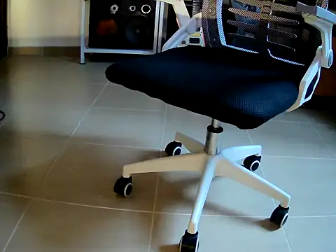 Snapshot of jilat77 chatting on November 23, 3:06 am jilat77 online show from November 23, 3:06 am