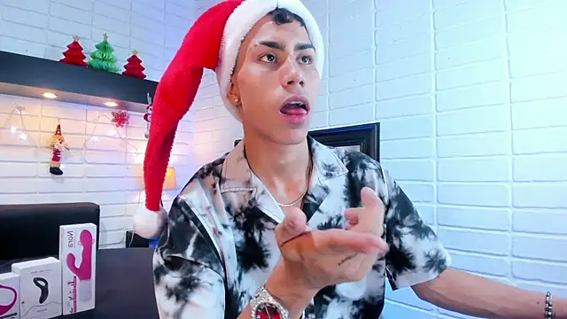 Snapshot of AlanNaughty chatting on December 6, 9:57 pm AlanNaughty online show from December 6, 9:57 pm