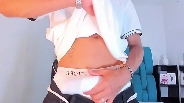 Snapshot of AlanNaughty chatting on March 8, 8:14 pm AlanNaughty online show from March 8, 8:14 pm