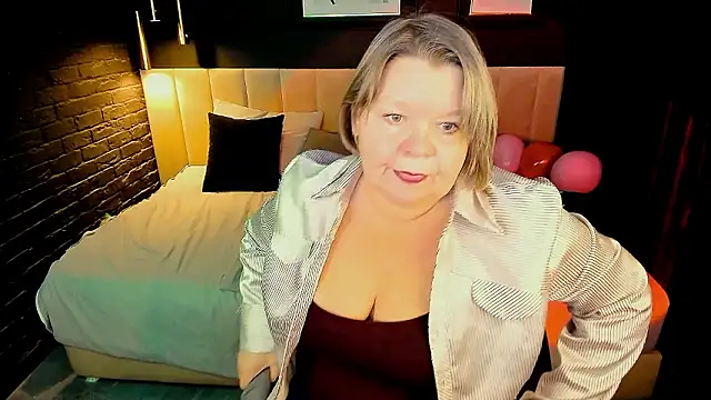 Shannonshine online show from February 18, 1:40 pm