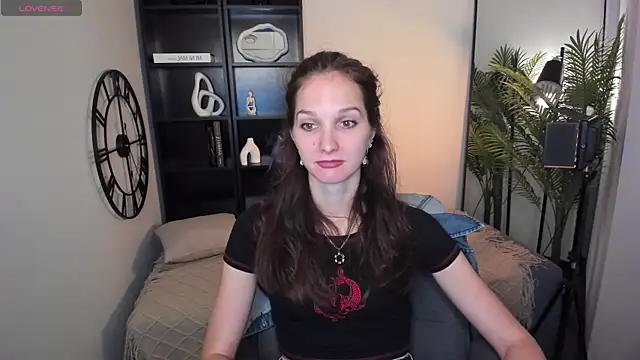 MirandaGlow online show from June 20, 5:32 am