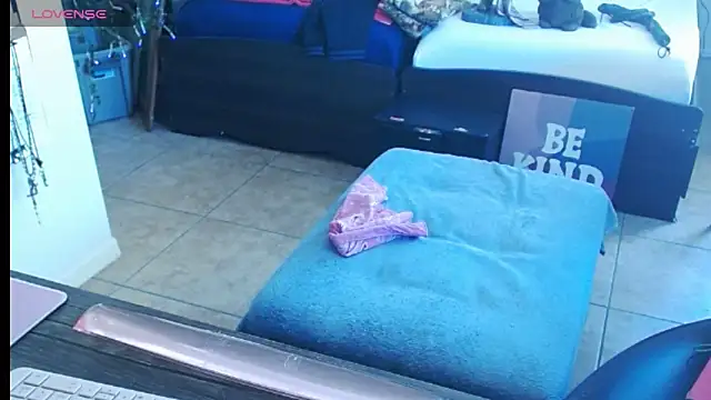 Snapshot of mycock2474u chatting on March 21, 7:46 pm mycock2474u online show from March 21, 7:46 pm