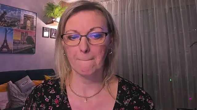 vanessa chat online show from March 11, 5:57 pm