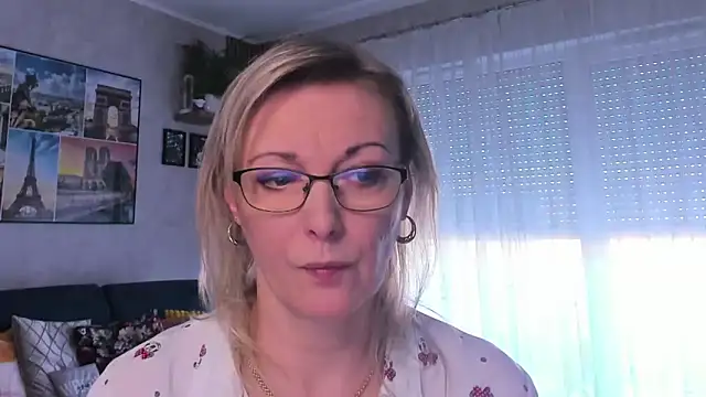 vanessa chat online show from March 18, 2:15 pm