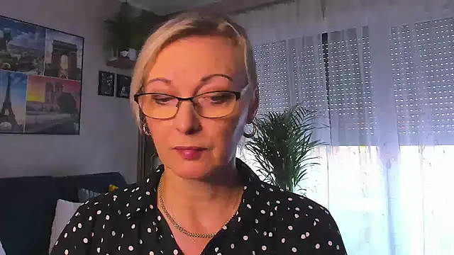 vanessa chat online show from October 29, 2:30 pm