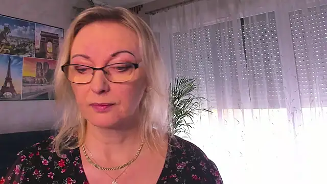 vanessa chat online show from March 30, 1:23 pm