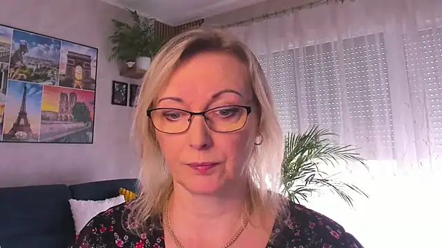 vanessa chat online show from April 13, 1:16 pm