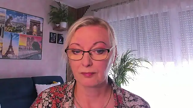 vanessa chat online show from April 29, 1:26 pm