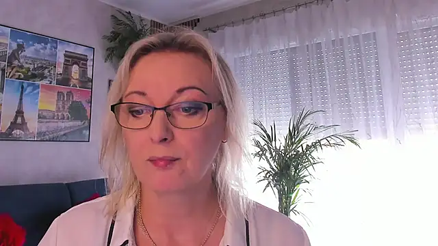 vanessa chat online show from July 7, 1:15 pm