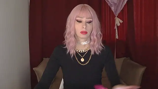 Snapshot of WhiteQueen888 chatting on February 23, 9:11 am WhiteQueen888 online show from February 23, 9:11 am