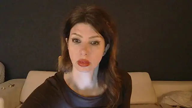 Snapshot of WhiteQueen888 chatting on October 20, 2:12 am WhiteQueen888 online show from October 20, 2:12 am