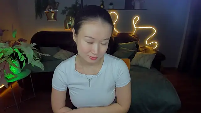 PollyOcean online show from December 8, 2:19 pm