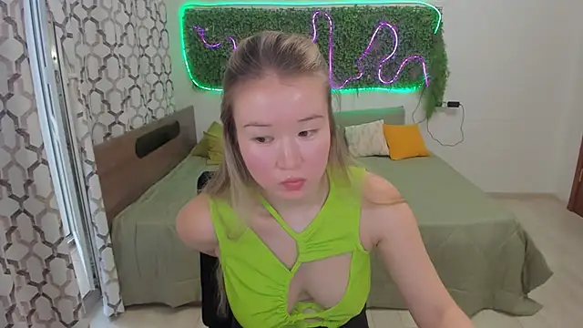 PollyOcean online show from March 14, 11:12 am