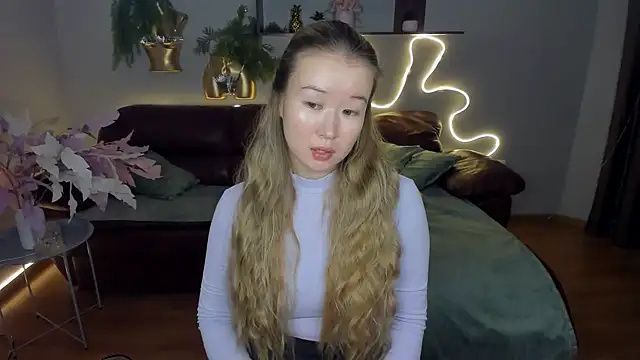 PollyOcean online show from March 19, 10:44 am