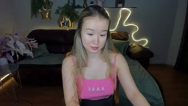 PollyOcean online show from March 20, 10:54 am