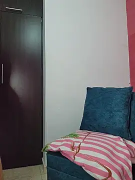 Snapshot of lissglow chatting on November 25, 10:21 pm lissglow online show from November 25, 10:21 pm