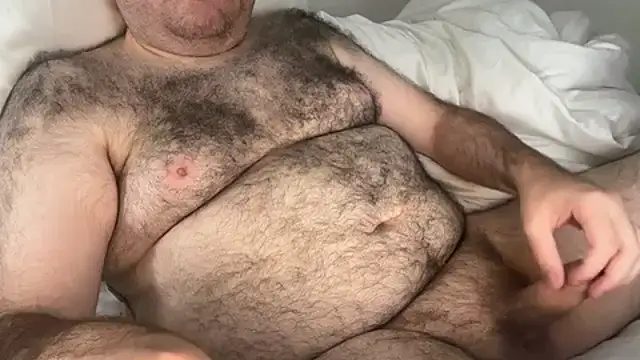 elagobear online show from June 19, 6:40 am