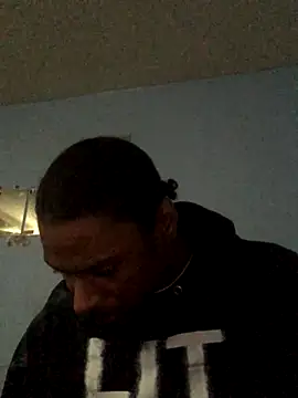 Snapshot of iAmNukka187 chatting on December 6, 6:37 am iAmNukka187 online show from December 6, 6:37 am