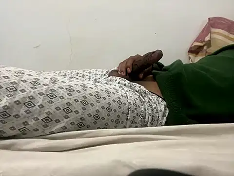 chicosexhot25 online show from December 15, 2:30 am