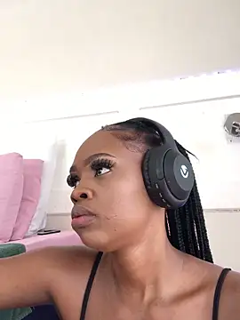 LuciousLips96 online show from November 10, 7:07 am