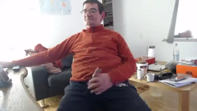 Snapshot of silvio-aus-luzern-CH chatting on February 20, 2:17 pm silvio-aus-luzern-CH online show from February 20, 2:17 pm