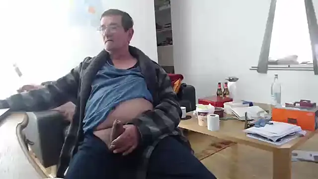 Snapshot of silvio-aus-luzern-CH chatting on March 14, 9:48 am silvio-aus-luzern-CH online show from March 14, 9:48 am