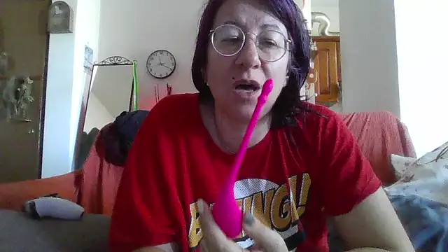 Snapshot of milkarock chatting on April 7, 9:21 am milkarock online show from April 7, 9:21 am