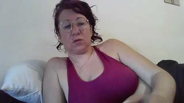 Snapshot of milkarock chatting on May 3, 10:21 am milkarock online show from May 3, 10:21 am