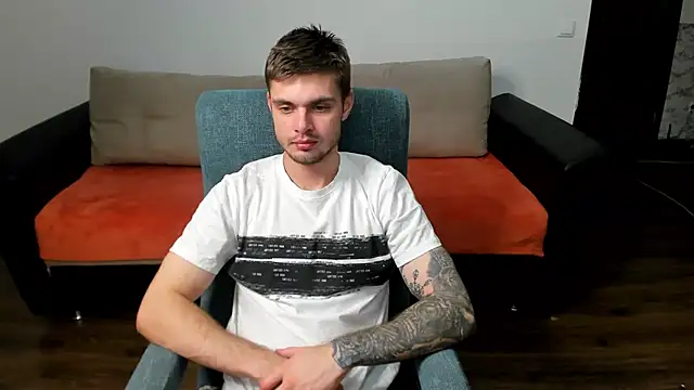 Snapshot of maks_wolfis chatting on December 9, 12:23 am maks wolfis online show from December 9, 12:23 am