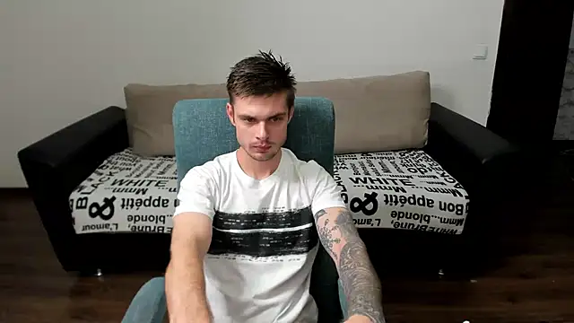 Snapshot of maks_wolfis chatting on December 18, 3:47 am maks wolfis online show from December 18, 3:47 am