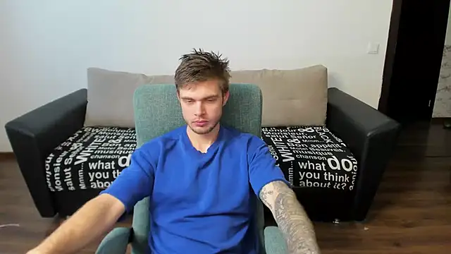 Snapshot of maks_wolfis chatting on January 6, 8:57 am maks wolfis online show from January 6, 8:57 am