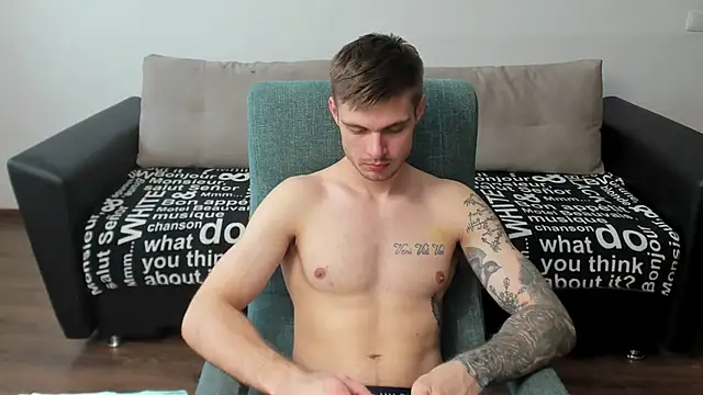 Snapshot of maks_wolfis chatting on February 24, 10:15 am maks wolfis online show from February 24, 10:15 am