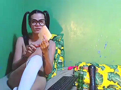 Snapshot of Paula_Jordan chatting on October 5, 3:21 pm Paula Jordan online show from October 5, 3:21 pm