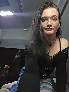 HotysimeHot1 online show from October 29, 10:00 pm