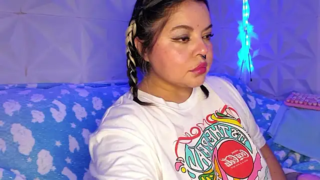 Snapshot of Satyn_doll chatting on December 1, 8:31 pm Satyn doll online show from December 1, 8:31 pm