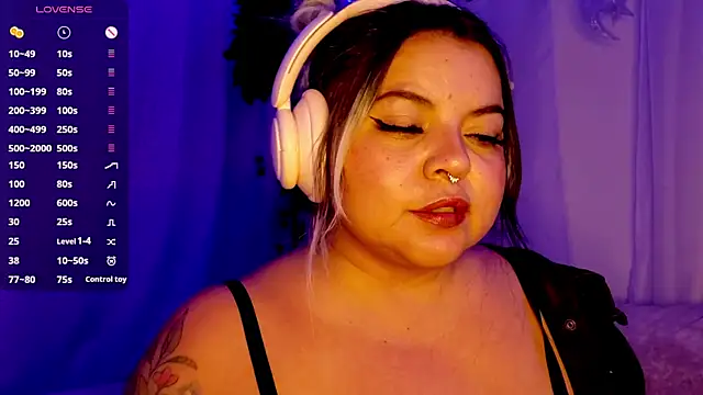 Snapshot of Satyn_doll chatting on December 11, 12:33 am Satyn doll online show from December 11, 12:33 am