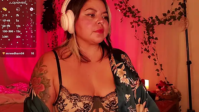 Snapshot of Satyn_doll chatting on December 19, 12:13 am Satyn doll online show from December 19, 12:13 am