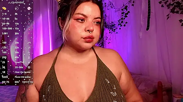 Snapshot of Satyn_doll chatting on January 4, 12:16 am Satyn doll online show from January 4, 12:16 am