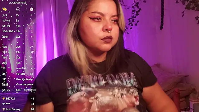 Snapshot of Satyn_doll chatting on January 5, 12:31 am Satyn doll online show from January 5, 12:31 am