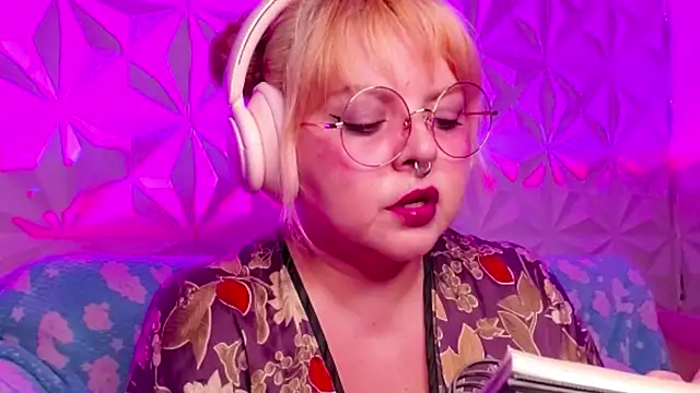 Snapshot of Satyn_doll chatting on September 29, 12:38 am Satyn doll online show from September 29, 12:38 am