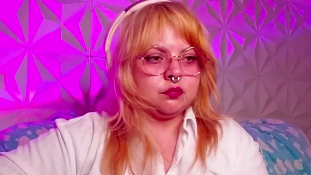 Snapshot of Satyn_doll chatting on October 12, 1:59 am Satyn doll online show from October 12, 1:59 am