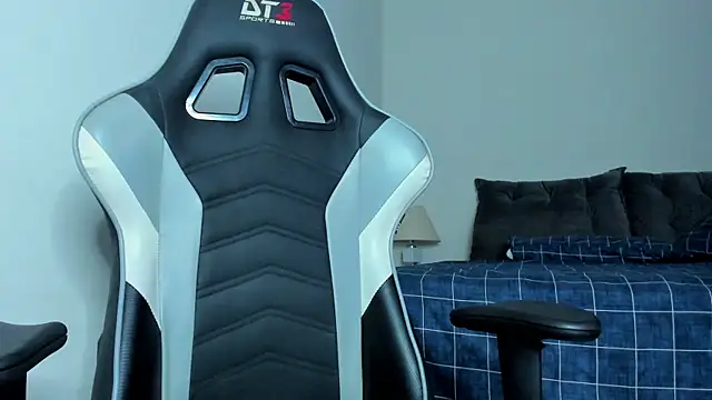 lannasantiago online show from February 14, 1:13 am