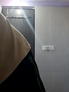 indianguy21 online show from December 5, 10:02 am