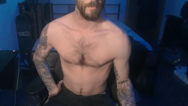 Snapshot of SexxxyLouis chatting on January 19, 3:10 pm SexxxyLouis online show from January 19, 3:10 pm