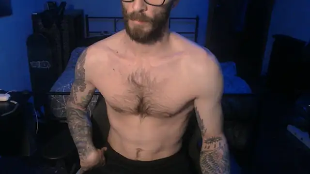 Snapshot of SexxxyLouis chatting on January 21, 1:22 pm SexxxyLouis online show from January 21, 1:22 pm