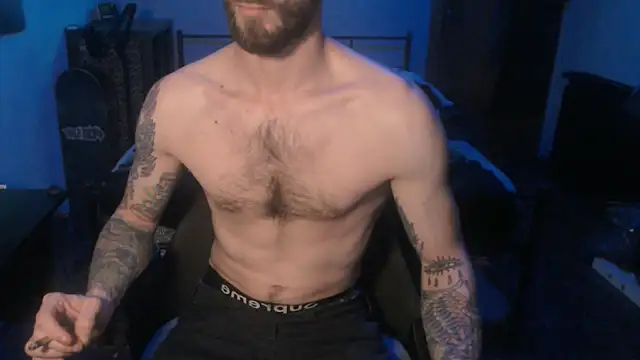 Snapshot of SexxxyLouis chatting on January 23, 5:52 pm SexxxyLouis online show from January 23, 5:52 pm