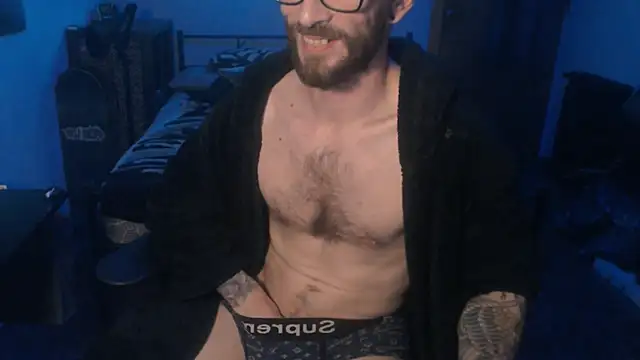 Snapshot of SexxxyLouis chatting on January 23, 8:56 pm SexxxyLouis online show from January 23, 8:56 pm