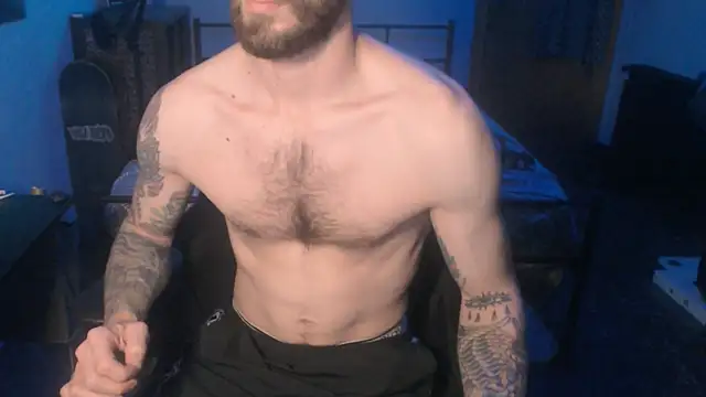 Snapshot of SexxxyLouis chatting on January 27, 4:33 pm SexxxyLouis online show from January 27, 4:33 pm