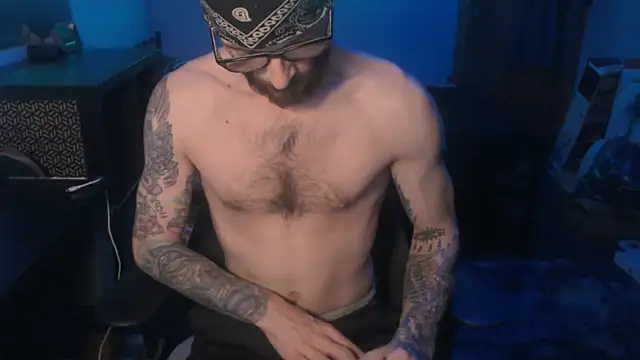 Snapshot of SexxxyLouis chatting on February 7, 9:37 pm SexxxyLouis online show from February 7, 9:37 pm